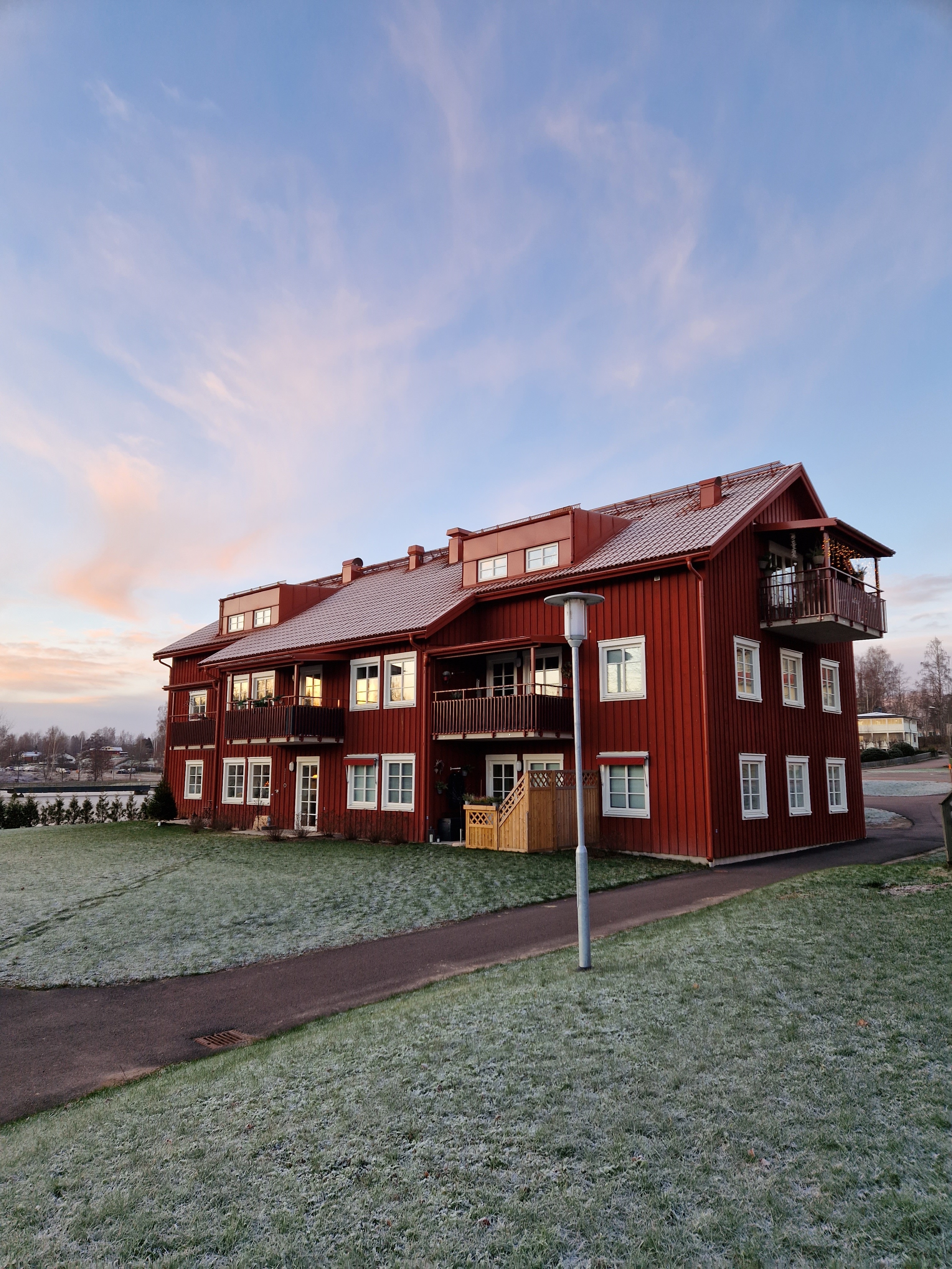 En bild på ett rött hus vid området Hammaren och Städet